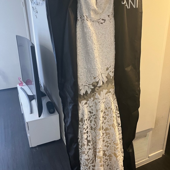 Jovani RN#81120 - Picture 8 of 11